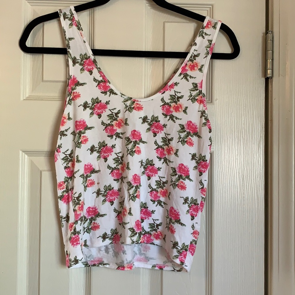 American Eagle tank top! 🌸